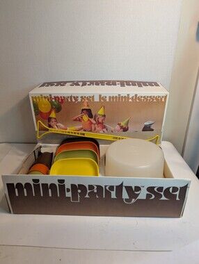 Tupperware Toys Mini Party Set -Includes 4 cups, 4 Plates and Cake Carrier.